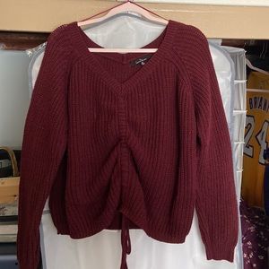 Maroon Love Tree size XL. Knitted feel Very flattering on different body types.